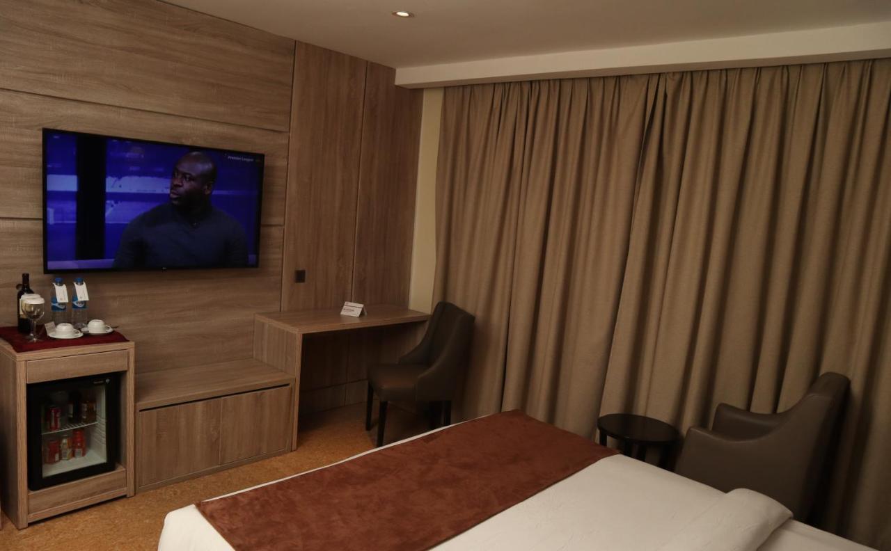Monty Suites Calabar Buitenkant foto