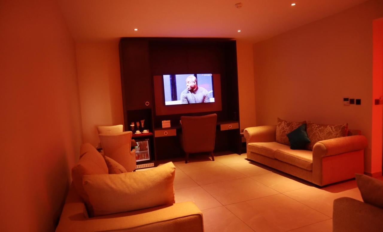 Monty Suites Calabar Buitenkant foto